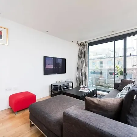 Modern 2 Bed Apartment W Balcony In London Exterior photo
